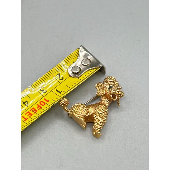 Vintage Krementz Poodle Dog Brooch Gold Tone Metal with Blue Rhinestone Eyes - Picture 8 of 8